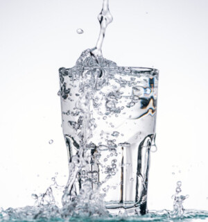 Ինչպե՞ս ջուրը հաճույքով խմել. վիտամիններով հարուստ ջրի երեք բաղադրատոմս աշնան համար